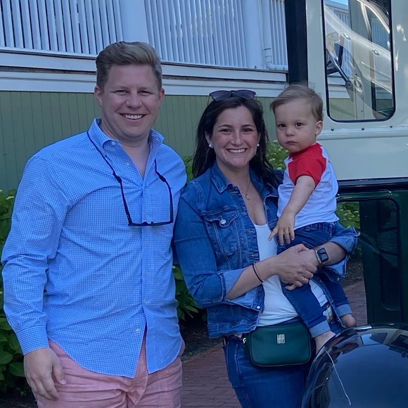 Meet your Posher, Hillary - Picture 1 of 1